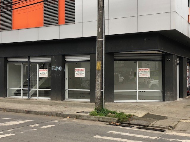 LOCAL COMERCIAL AMPLIO-MODERNO Y CENTRAL - ROBERTO CARRASCO PROPIEDADES